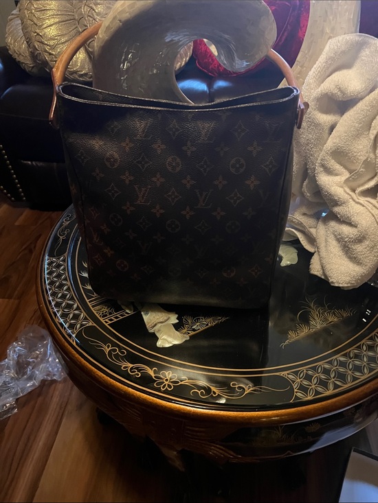 Louis Vuitton Handbags - Louis Vuitton Monogram Canvas Bucket Shoulder Bag with Vachetta Handle